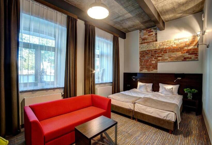 اتاق اکونومی, Loft 1898