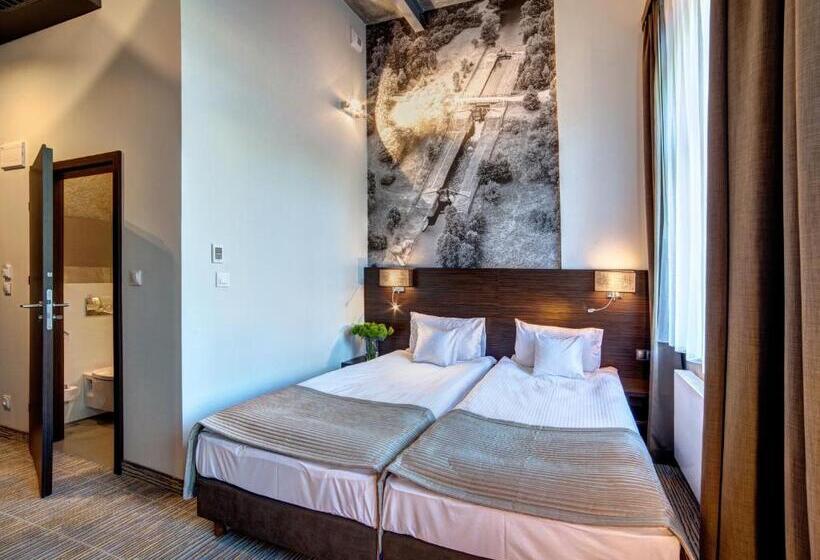 اتاق اکونومی, Loft 1898