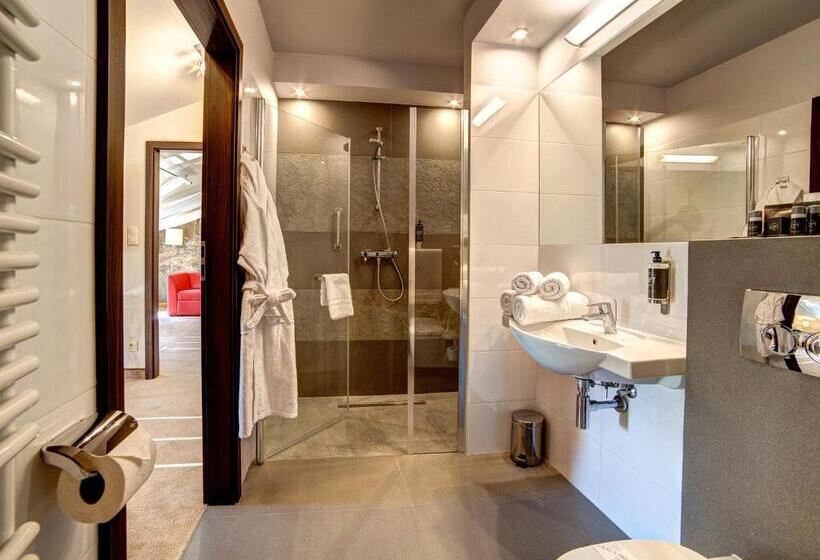 استودیوی استاندارد, Loft 1898