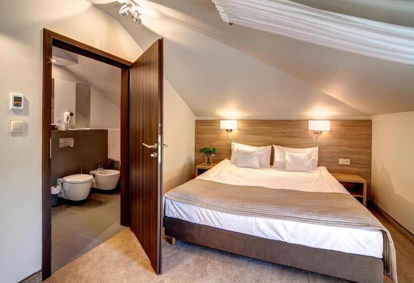 استودیوی استاندارد, Loft 1898