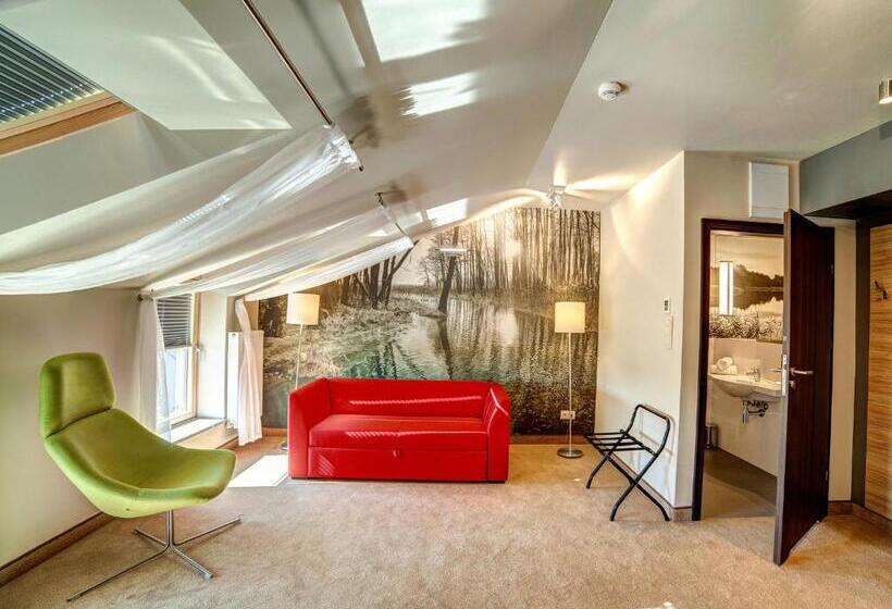 استودیوی استاندارد, Loft 1898