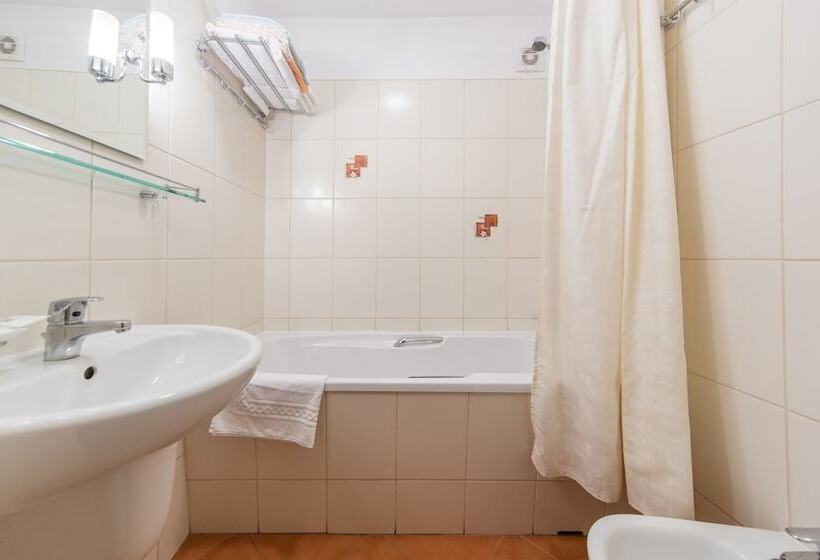 اتاق استاندارد با چشم‌انداز کوهستان, Zespół Tatry   Hotel Tatry I Budynek Turystyczny