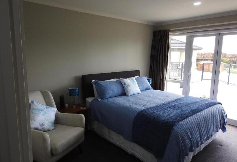 اتاق لوکس با تخت بزرگ, Grasslands Bed & Breakfast