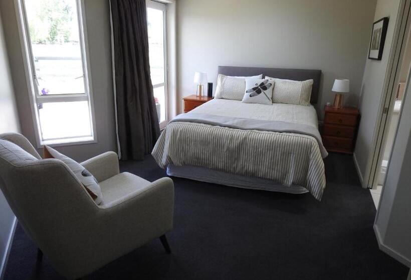 اتاق لوکس, Grasslands Bed & Breakfast