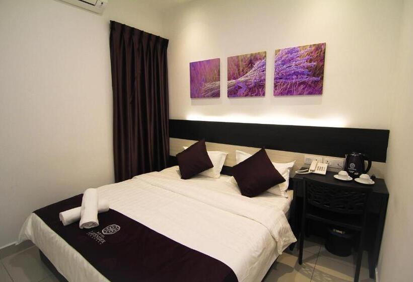 اتاق لوکس با تخت بزرگ, Lavender Senawang