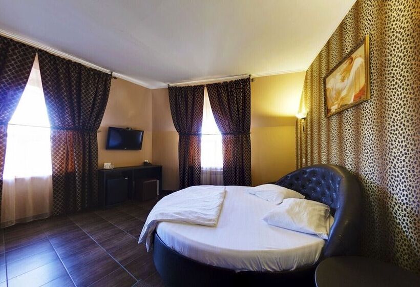 سوییت جونیور, Marton Villa Rio