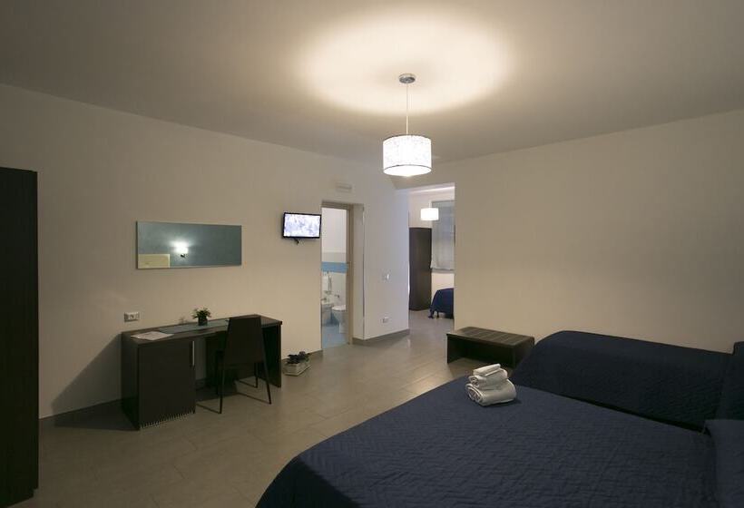 اتاق استاندارد چهار تخته, Rotte E Sentieri B&b