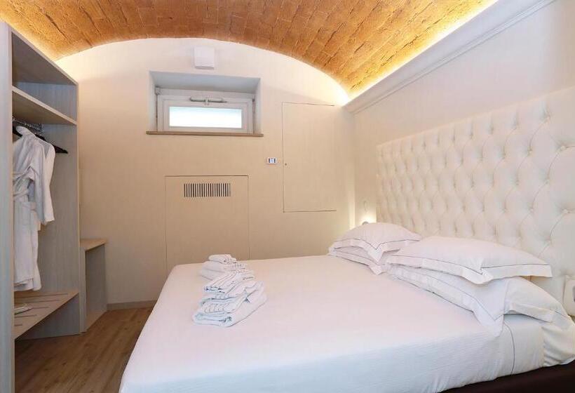 Standard room with outdoor bath, Florence Luxury Guest House