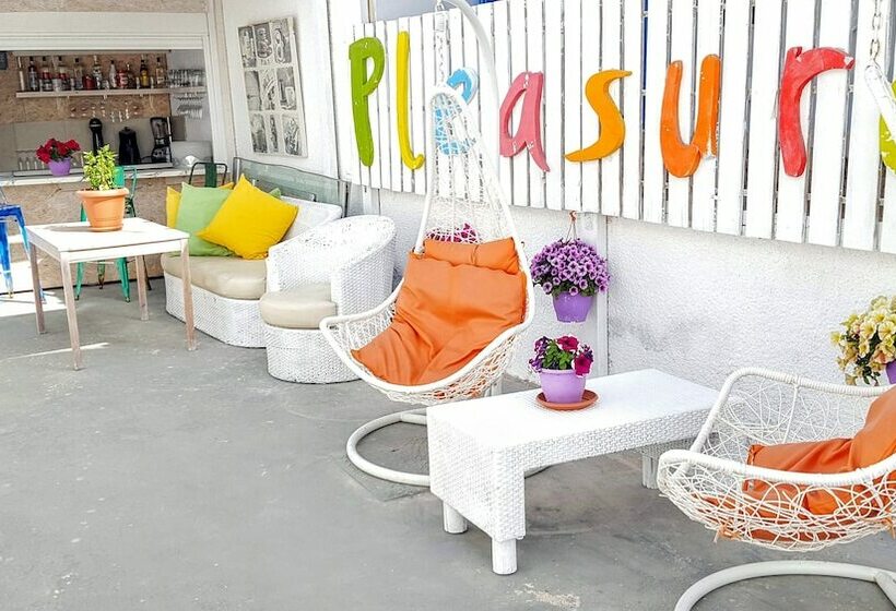 اتاق استاندارد, Pleasure Beachside Studios