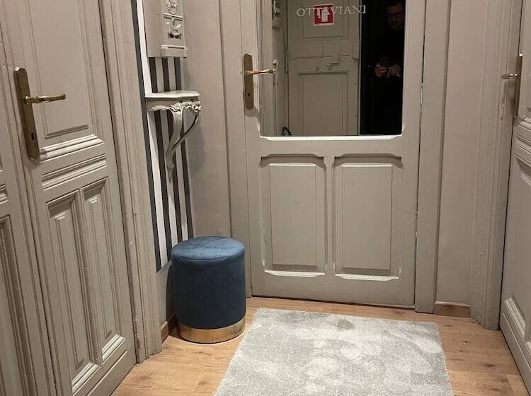 اتاق لوکس, Residenza Ottaviani Roma