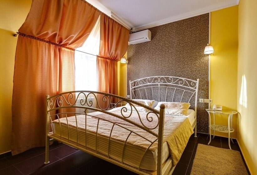 سوییت, Marton Villa Diego