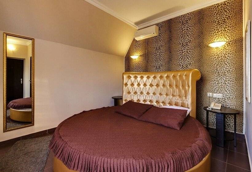 سوییت, Marton Villa Diego
