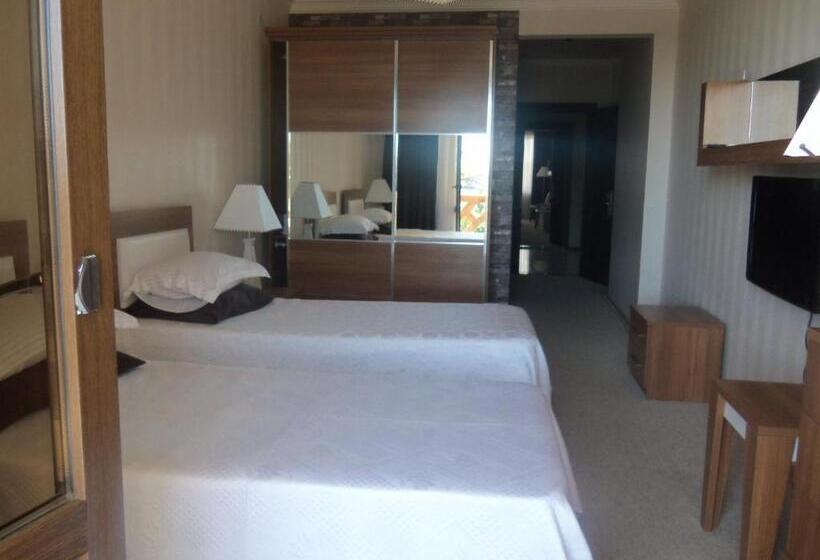اتاق استاندارد سه نفره, Palm Beach