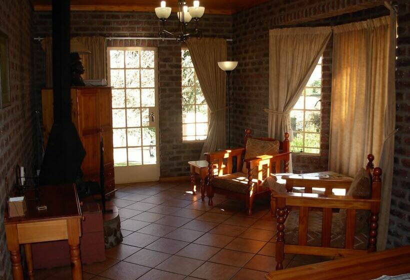 بانگلوی سوپریور, Thaba Tsweni Lodge And Safaris
