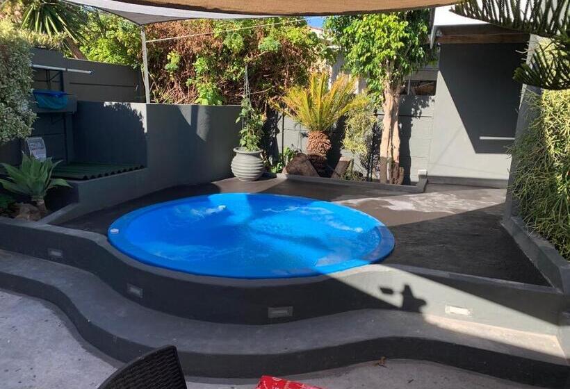 سوییت سوپریور, Mitchell S Guesthouse