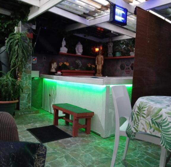 سوئیت با تخت بزرگ, Mitchell S Guesthouse
