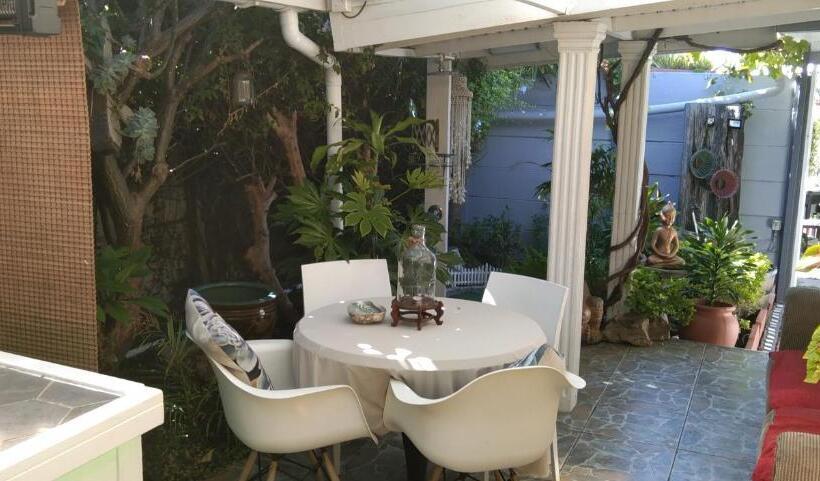 سوئیت با تخت بزرگ, Mitchell S Guesthouse