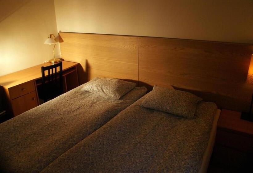 اتاق استاندارد با سرویس بهداشتی مشترک, Central Station Hostel