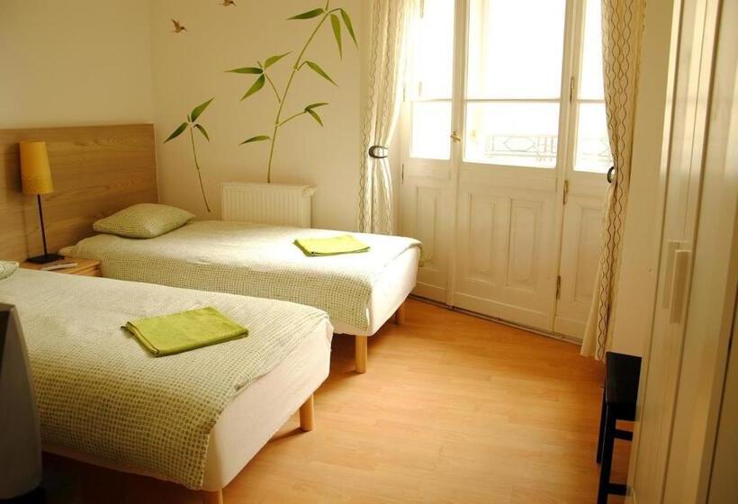 اتاق استاندارد با سرویس بهداشتی مشترک, Central Station Hostel