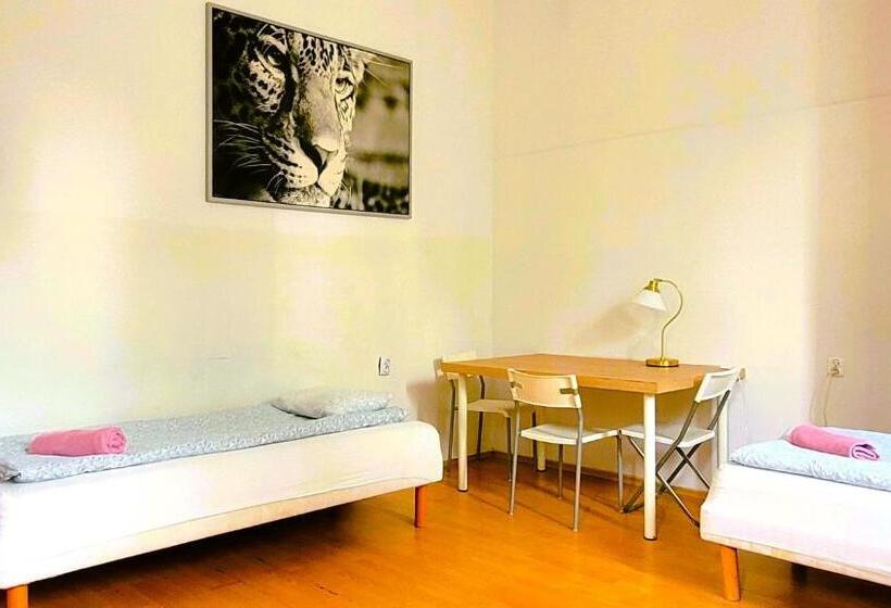 اتاق استاندارد, Central Station Hostel