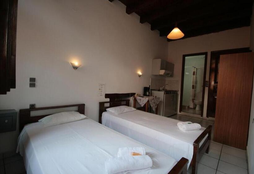 استودیوی استاندارد, Chania Rooms