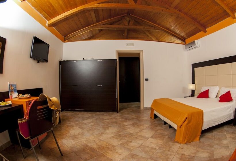 اتاق استاندارد سه نفره, Club Nature Village