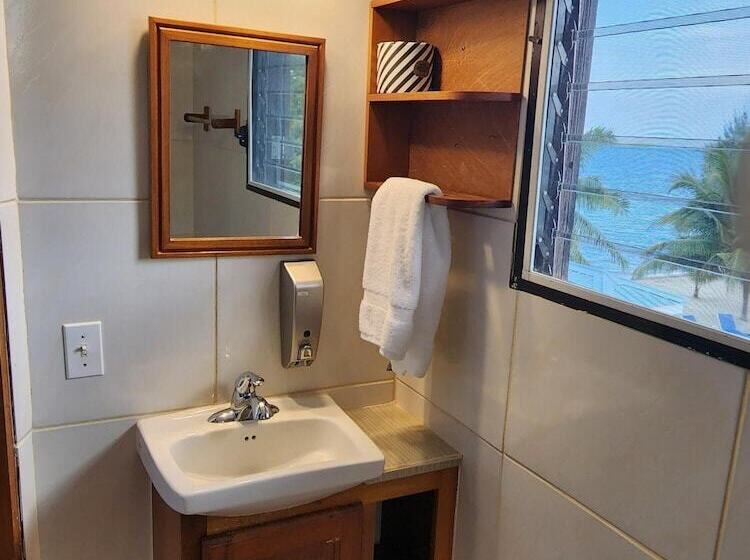 3 Bedroom Deluxe Apartment Sea View, Maya Beach
