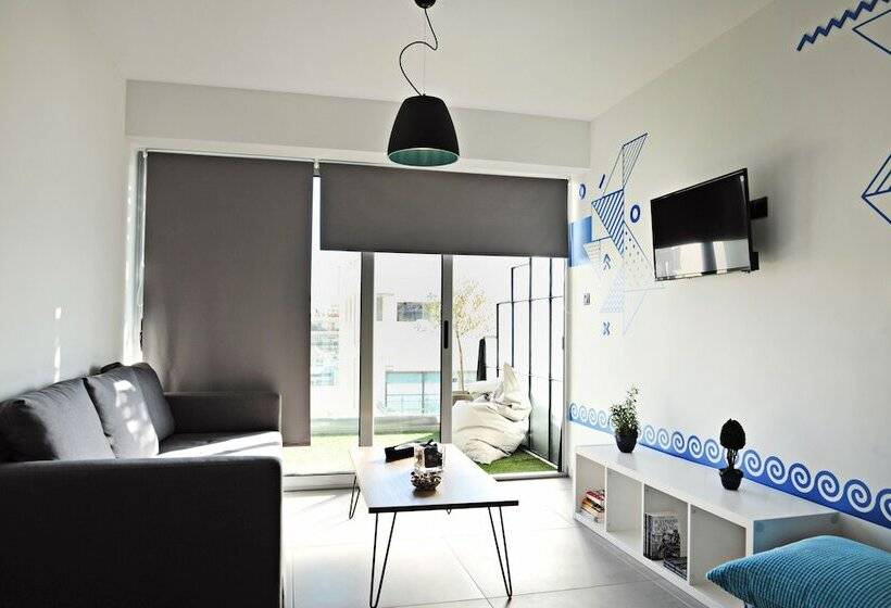استودیوی لوکس, The Athenians Modern Apartments