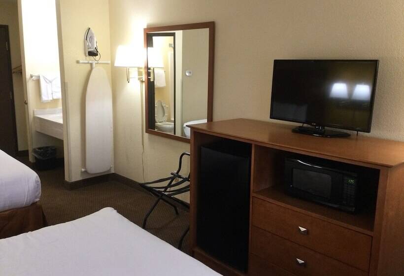 Standard Room Adapted for people with reduced mobility, Baymont By Wyndham Port Huron