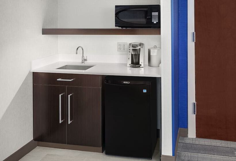 سوییت, Holiday Inn Express South Portland, An Ihg