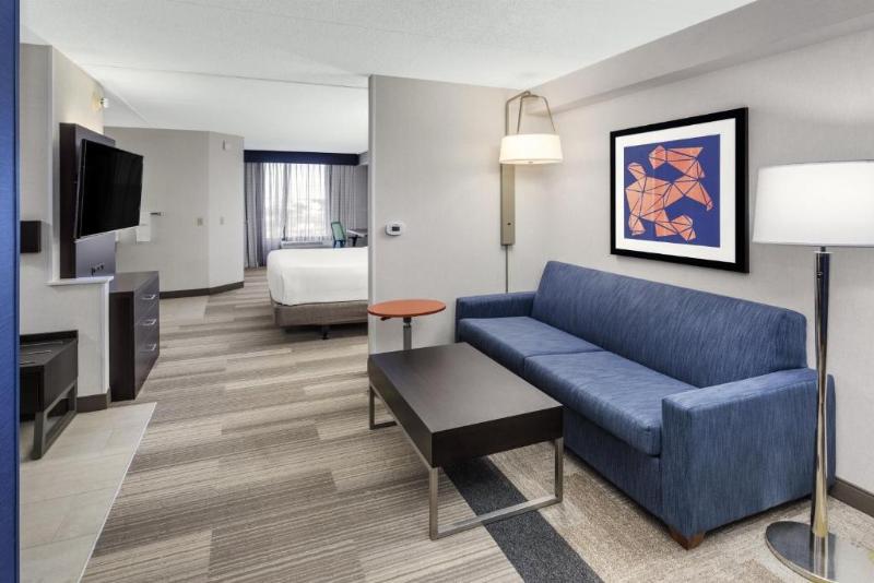 سوئیت با تخت بزرگ, Holiday Inn Express South Portland, An Ihg