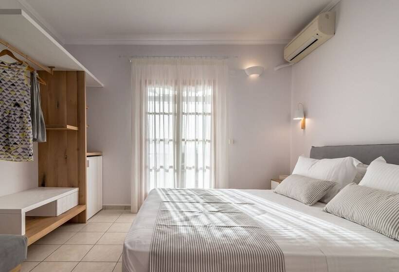Triple Room Sea View, Konstantinos