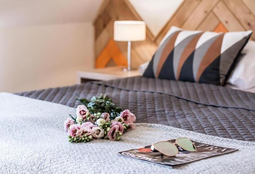 اتاق استاندارد سه نفره, Novobilski   Pod Wyciągiem Bania I Kotelnica, Obok Termy Bania