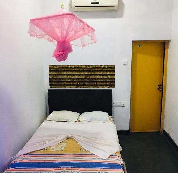 اتاق استاندارد, Bathiya Tourist Guest Anuradhapura