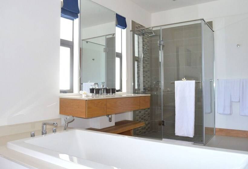 3 Bedroom Premium Apartment, Rose Des Sables Beachfront Apartments