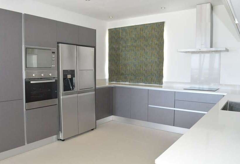 1 Bedroom Penthouse Apartment, Rose Des Sables Beachfront Apartments