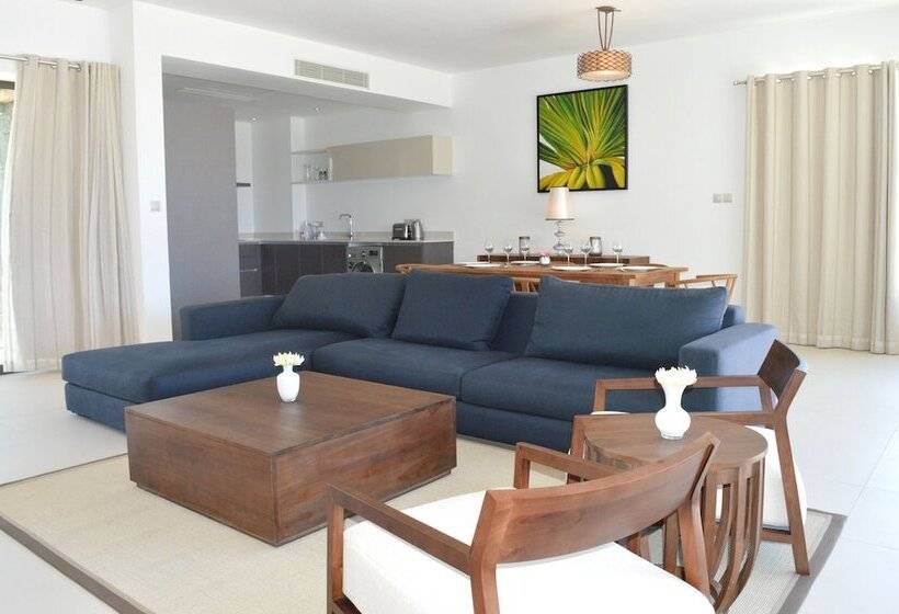 1 Bedroom Penthouse Apartment, Rose Des Sables Beachfront Apartments