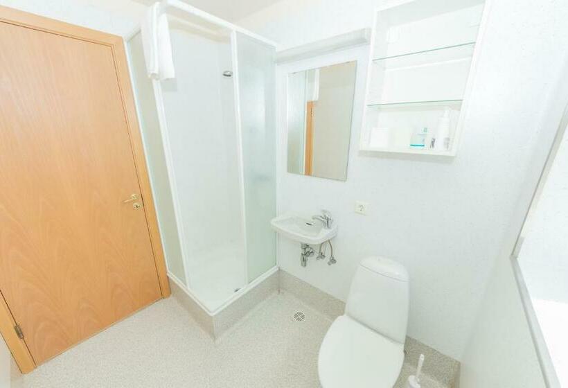 اتاق استاندارد با سرویس بهداشتی مشترک, Nordurljos