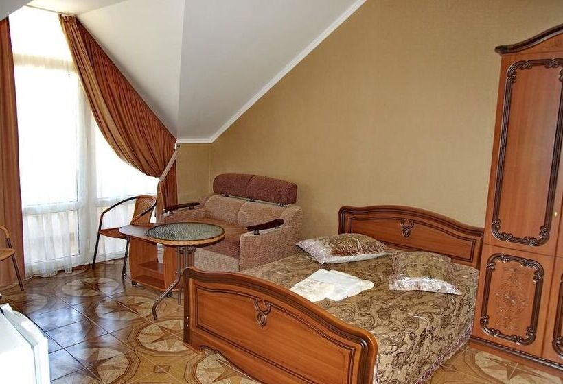 سوییت خانوادگی, Tikhaya Gavan Guest House