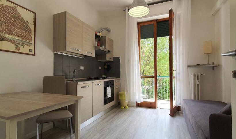 استودیو خانوادگی, Il Giglio Guest House