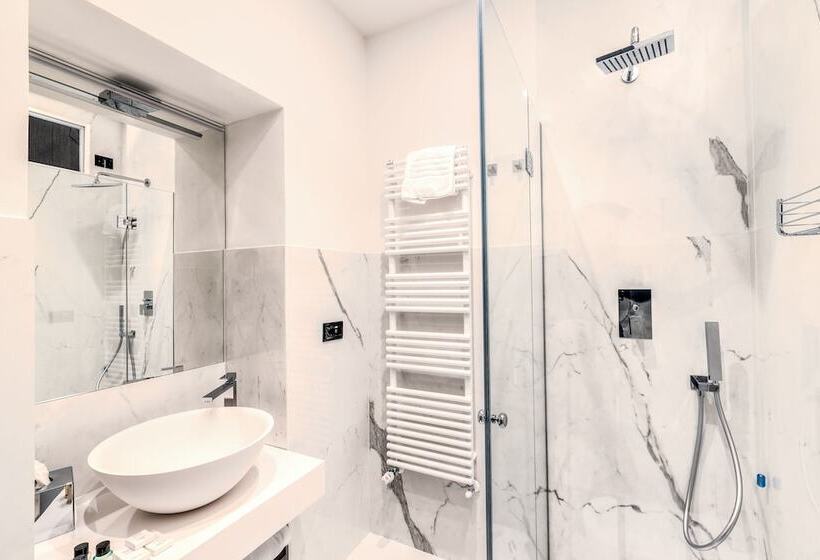 اتاق لوکس با چشم‌انداز شهر, La Spezia By The First  Luxury Rooms & Suites