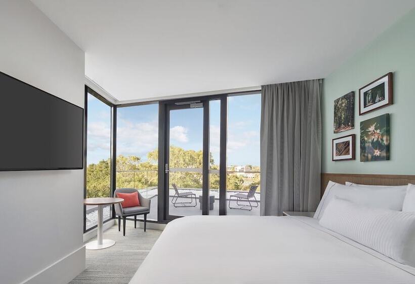 اتاق استاندارد با تخت دوبل و چشم‌انداز, Element Melbourne Richmond