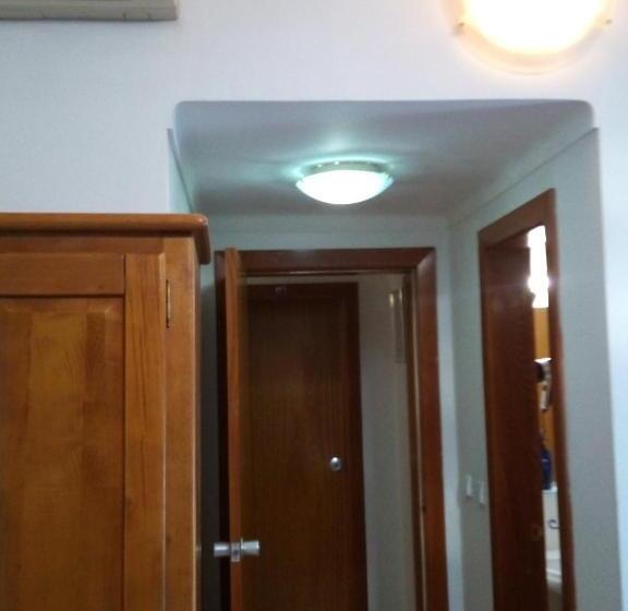 اتاق استاندارد سه نفره, Residencial Moeda