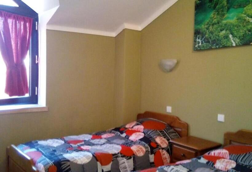 اتاق استاندارد سه نفره, Residencial Moeda