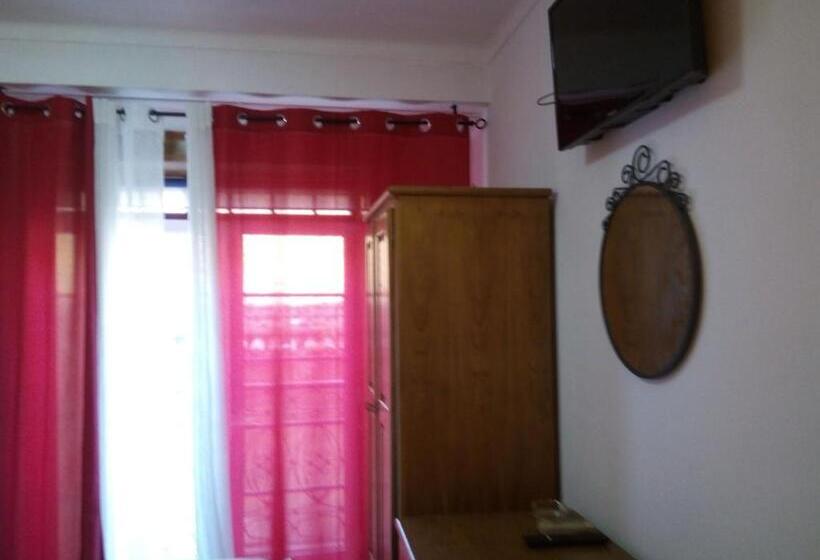 اتاق خانوادگی, Residencial Moeda