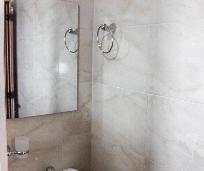 تختخواب در اتاق مشترک, Hostal Aurora, Smith Lodging