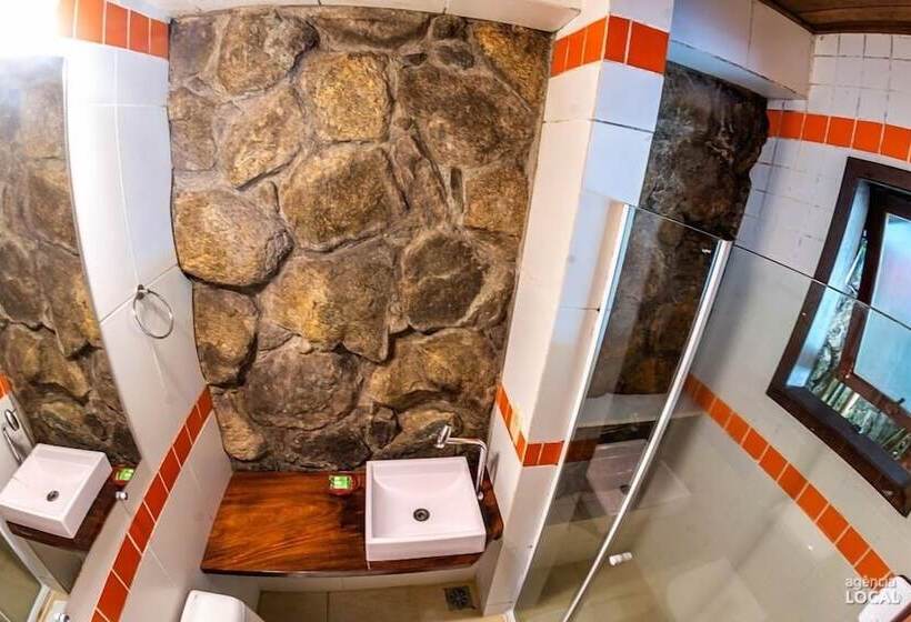 سوییت لوکس, Casa Bonita Hospedagem E Café