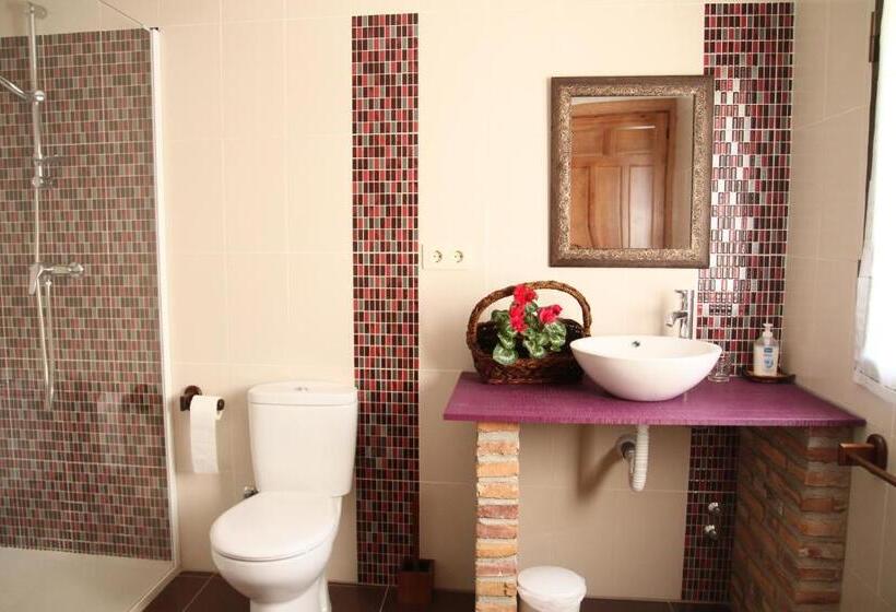 اتاق استاندارد با سرویس بهداشتی مشترک, Agroturismo  La Bardena Blanca Ii