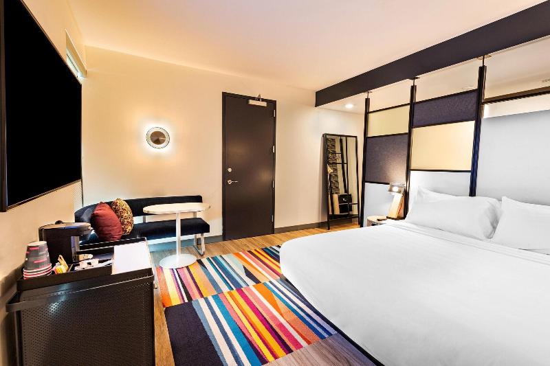 اتاق استاندارد با تخت بزرگ, Aloft Savannah Downtown Historic District