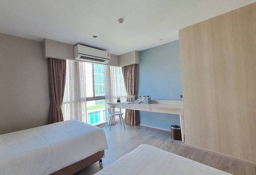 اتاق لوکس با چشم‌انداز استخر, Ana Park Chiang Mai